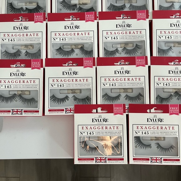 Eylure Lashes Exaggerate #145 - Picture 2 of 3